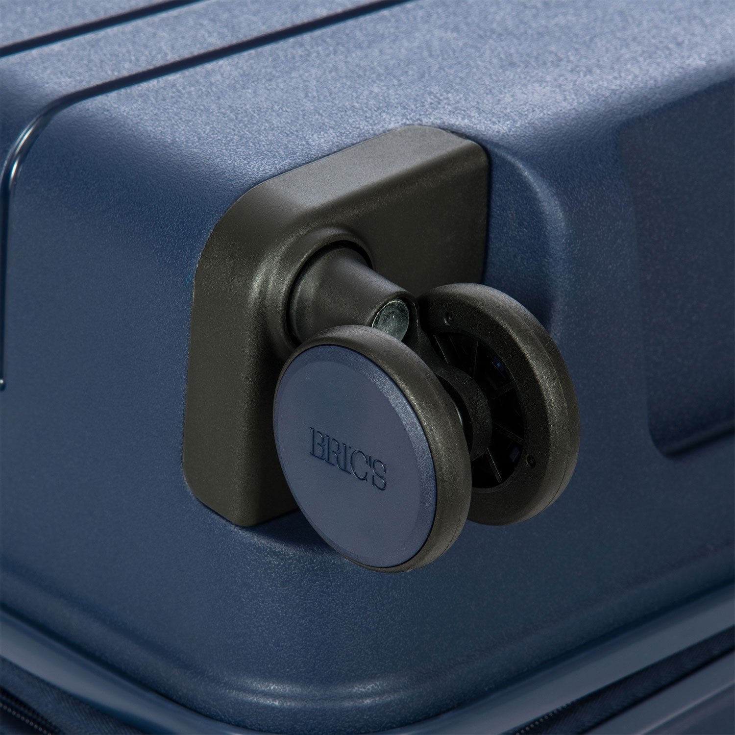Bric's B/Y Ulisse 28 Expandable Spinner Ocean Blue